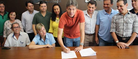 Registro de chapa ocorreu na sede da Aciapi-CDL, na manhã desta segunda-feira.JPG